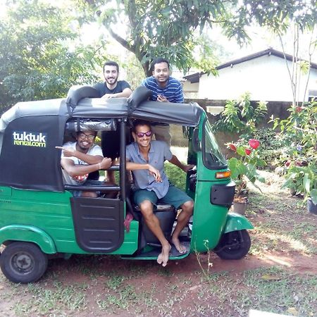Ceylon Hostel-Galle Unawatuna Buitenkant foto